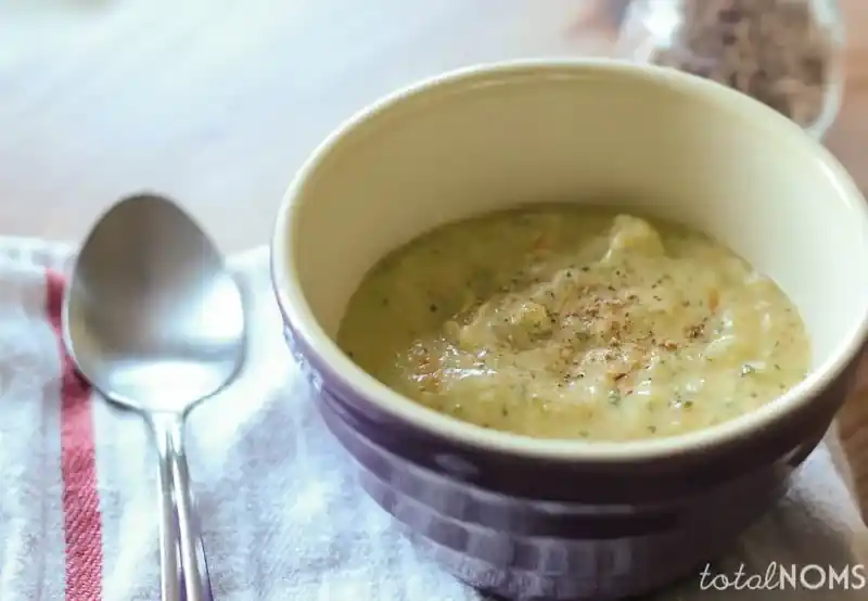 Brokkoli Suppe mit Protein-Einlage
