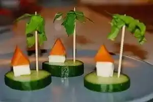 Gurken Insel mit Haus und Palme